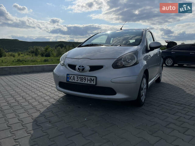 Серый Тойота Айго, объемом двигателя 1 л и пробегом 254 тыс. км за 5900 $, фото 12 на Automoto.ua