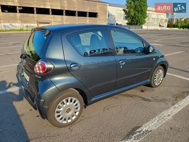 Сірий Тойота Айго, об'ємом двигуна 1 л та пробігом 225 тис. км за 4500 $, фото 8 на Automoto.ua