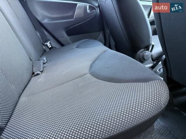 Серый Тойота Айго, объемом двигателя 1 л и пробегом 247 тыс. км за 4250 $, фото 31 на Automoto.ua