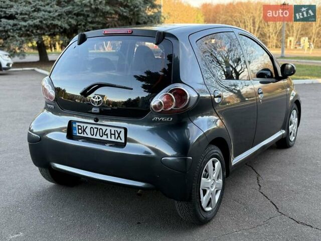 Серый Тойота Айго, объемом двигателя 1 л и пробегом 247 тыс. км за 4250 $, фото 16 на Automoto.ua