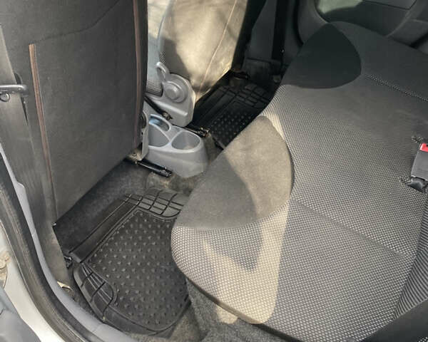 Сірий Тойота Айго, об'ємом двигуна 1 л та пробігом 182 тис. км за 6000 $, фото 9 на Automoto.ua