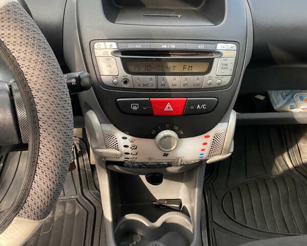 Сірий Тойота Айго, об'ємом двигуна 1 л та пробігом 182 тис. км за 6000 $, фото 11 на Automoto.ua