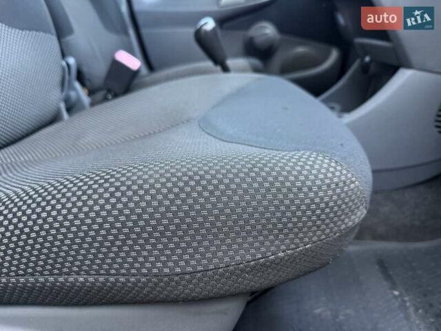 Серый Тойота Айго, объемом двигателя 1 л и пробегом 247 тыс. км за 4250 $, фото 25 на Automoto.ua