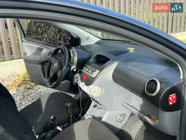 Тойота Айго 2010 в Новоднестровск на Automoto.ua Серый Тойота Айго, объемом двигателя 1 л и пробегом 171 тыс. км за 4200 $, фото 11 на Automoto.ua