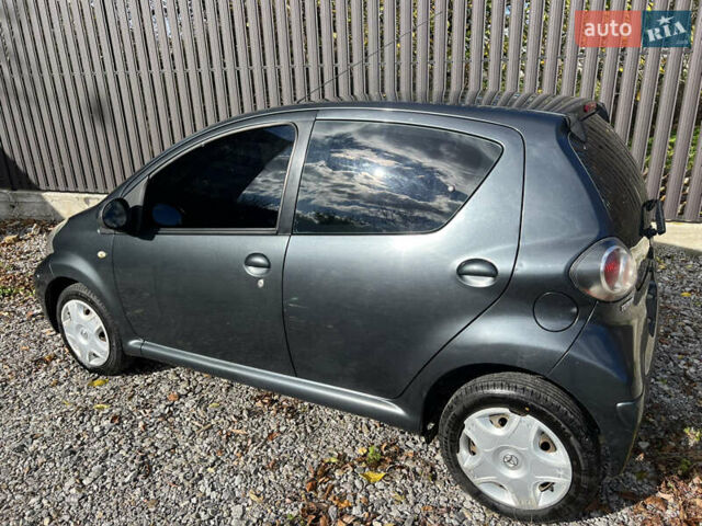 Тойота Айго 2010 в Новоднестровск на Automoto.ua Серый Тойота Айго, объемом двигателя 1 л и пробегом 171 тыс. км за 4200 $, фото 13 на Automoto.ua