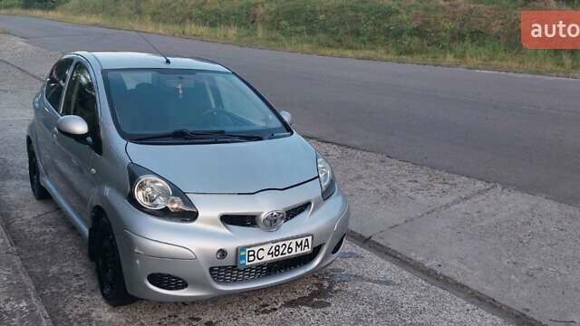 Серый Тойота Айго, объемом двигателя 1 л и пробегом 187 тыс. км за 3700 $, фото 15 на Automoto.ua