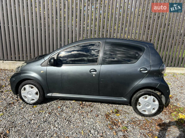Тойота Айго 2010 в Новоднестровск на Automoto.ua Серый Тойота Айго, объемом двигателя 1 л и пробегом 171 тыс. км за 4200 $, фото 10 на Automoto.ua