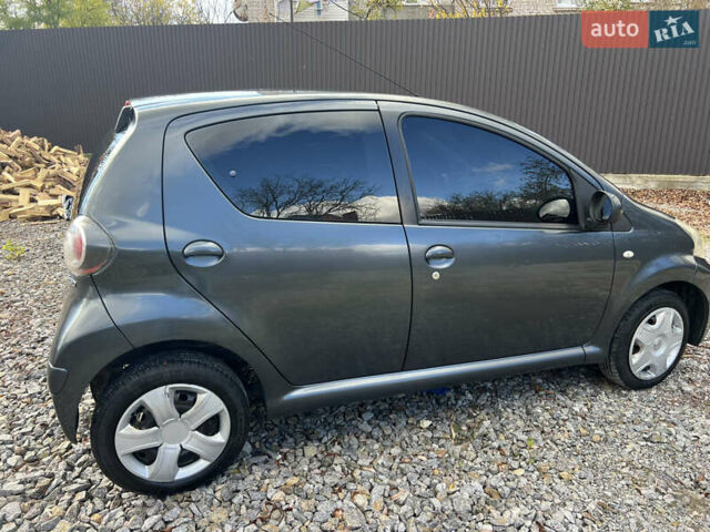 Тойота Айго 2010 в Новоднестровск на Automoto.ua Серый Тойота Айго, объемом двигателя 1 л и пробегом 171 тыс. км за 4200 $, фото 6 на Automoto.ua