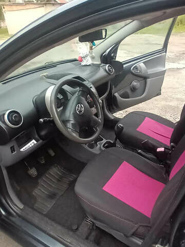 Сірий Тойота Айго, об'ємом двигуна 1 л та пробігом 160 тис. км за 4400 $, фото 10 на Automoto.ua