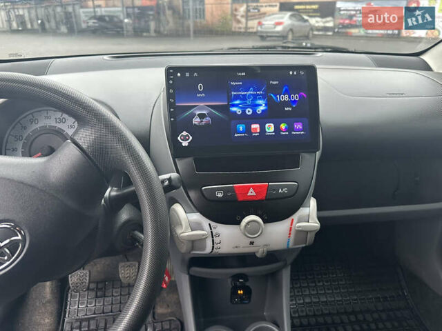 Синий Тойота Айго, объемом двигателя 1 л и пробегом 130 тыс. км за 4500 $, фото 19 на Automoto.ua