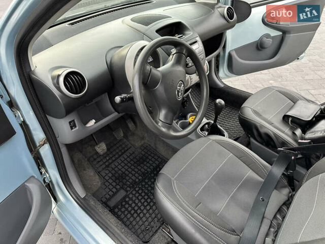 Синий Тойота Айго, объемом двигателя 1 л и пробегом 130 тыс. км за 4500 $, фото 8 на Automoto.ua