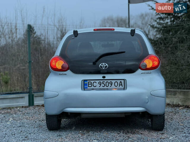 Синій Тойота Айго, об'ємом двигуна 1 л та пробігом 142 тис. км за 3999 $, фото 49 на Automoto.ua