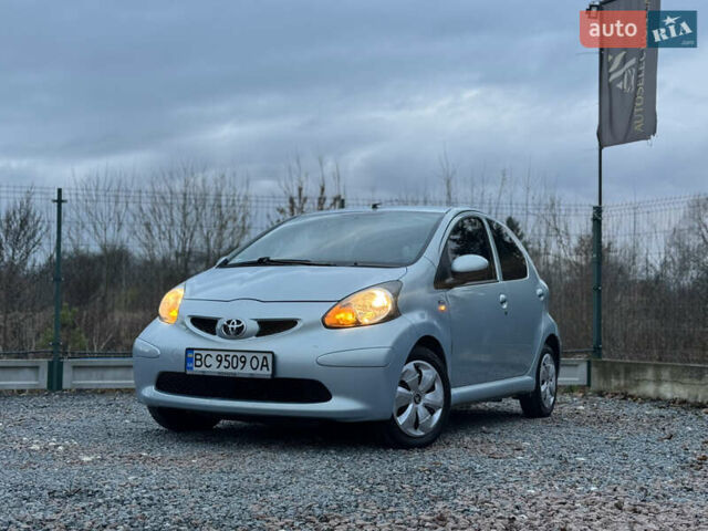 Синій Тойота Айго, об'ємом двигуна 1 л та пробігом 142 тис. км за 3999 $, фото 7 на Automoto.ua