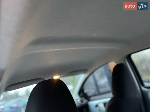 Синій Тойота Айго, об'ємом двигуна 1 л та пробігом 142 тис. км за 3999 $, фото 34 на Automoto.ua