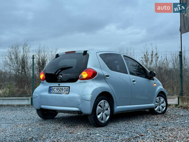Синій Тойота Айго, об'ємом двигуна 1 л та пробігом 142 тис. км за 3999 $, фото 50 на Automoto.ua