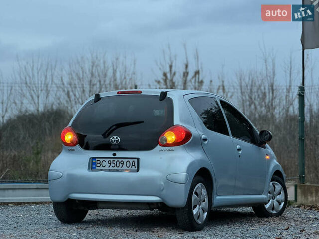Синій Тойота Айго, об'ємом двигуна 1 л та пробігом 142 тис. км за 3999 $, фото 60 на Automoto.ua