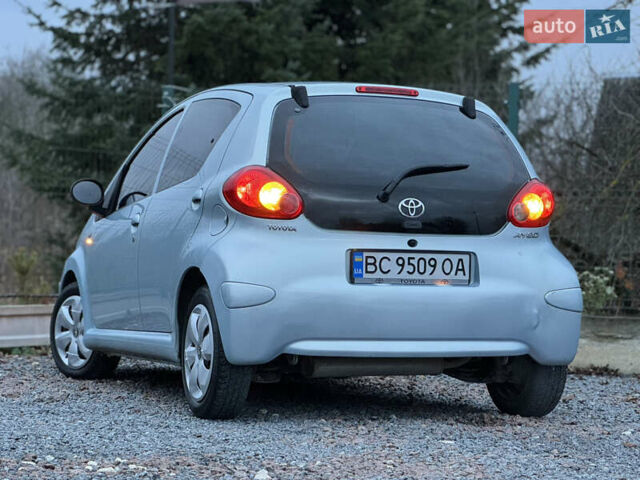 Синій Тойота Айго, об'ємом двигуна 1 л та пробігом 142 тис. км за 3999 $, фото 61 на Automoto.ua