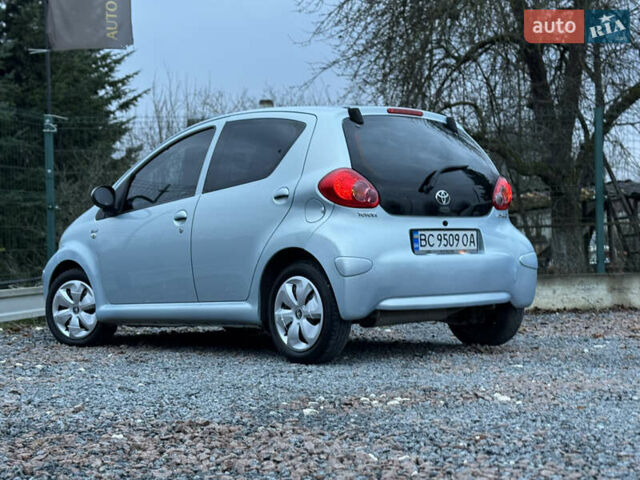 Синій Тойота Айго, об'ємом двигуна 1 л та пробігом 142 тис. км за 3999 $, фото 65 на Automoto.ua