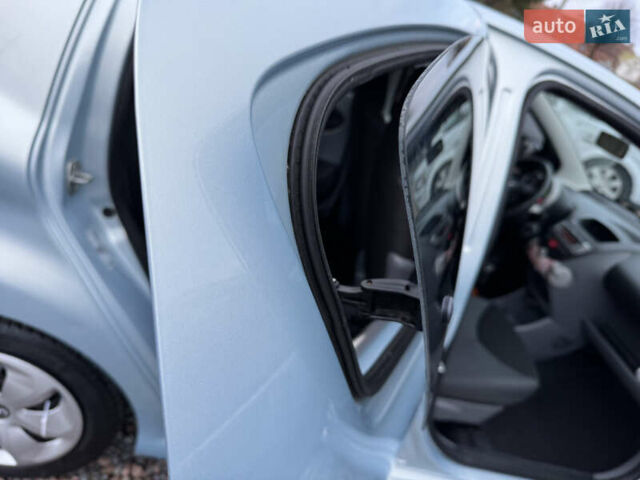 Синій Тойота Айго, об'ємом двигуна 1 л та пробігом 142 тис. км за 3999 $, фото 10 на Automoto.ua