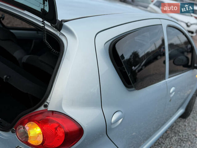 Синій Тойота Айго, об'ємом двигуна 1 л та пробігом 142 тис. км за 3999 $, фото 12 на Automoto.ua