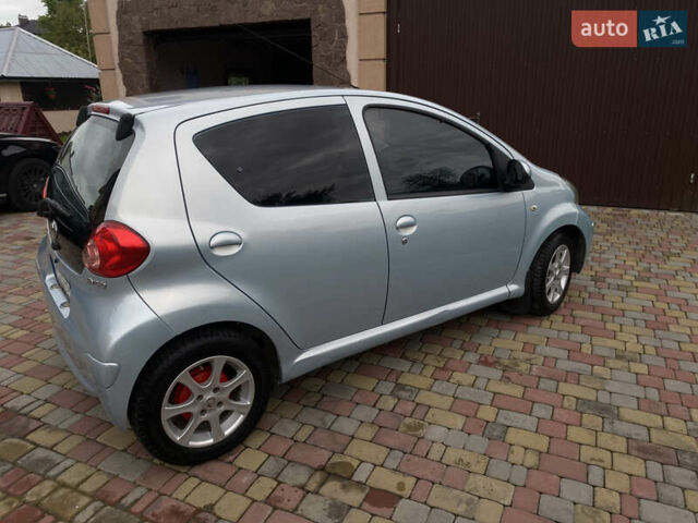 Синий Тойота Айго, объемом двигателя 1 л и пробегом 183 тыс. км за 5699 $, фото 3 на Automoto.ua