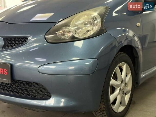 Синий Тойота Айго, объемом двигателя 1 л и пробегом 122 тыс. км за 4490 $, фото 4 на Automoto.ua