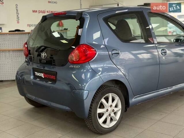 Синий Тойота Айго, объемом двигателя 1 л и пробегом 122 тыс. км за 4490 $, фото 12 на Automoto.ua