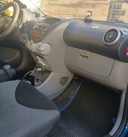 Синій Тойота Айго, об'ємом двигуна 1 л та пробігом 136 тис. км за 5400 $, фото 10 на Automoto.ua