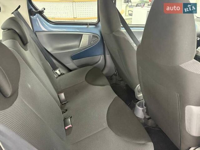 Синий Тойота Айго, объемом двигателя 1 л и пробегом 122 тыс. км за 4490 $, фото 23 на Automoto.ua