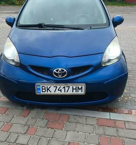Синій Тойота Айго, об'ємом двигуна 1 л та пробігом 136 тис. км за 5400 $, фото 11 на Automoto.ua
