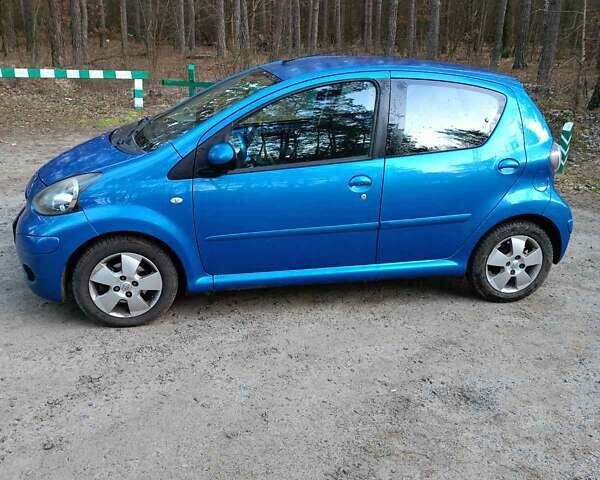 Синий Тойота Айго, объемом двигателя 1 л и пробегом 233 тыс. км за 4700 $, фото 4 на Automoto.ua