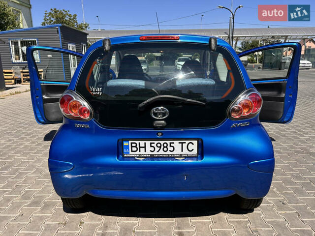 Синий Тойота Айго, объемом двигателя 1 л и пробегом 253 тыс. км за 4500 $, фото 6 на Automoto.ua