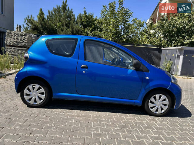Синий Тойота Айго, объемом двигателя 1 л и пробегом 253 тыс. км за 4300 $, фото 5 на Automoto.ua