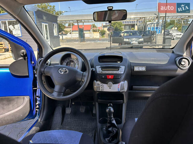 Синий Тойота Айго, объемом двигателя 1 л и пробегом 253 тыс. км за 4300 $, фото 12 на Automoto.ua