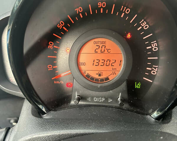 Синий Тойота Айго, объемом двигателя 1 л и пробегом 133 тыс. км за 6000 $, фото 8 на Automoto.ua