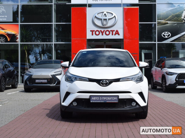 Белый Тойота C-HR, объемом двигателя 2 л и пробегом 62 тыс. км за 19800 $, фото 4 на Automoto.ua