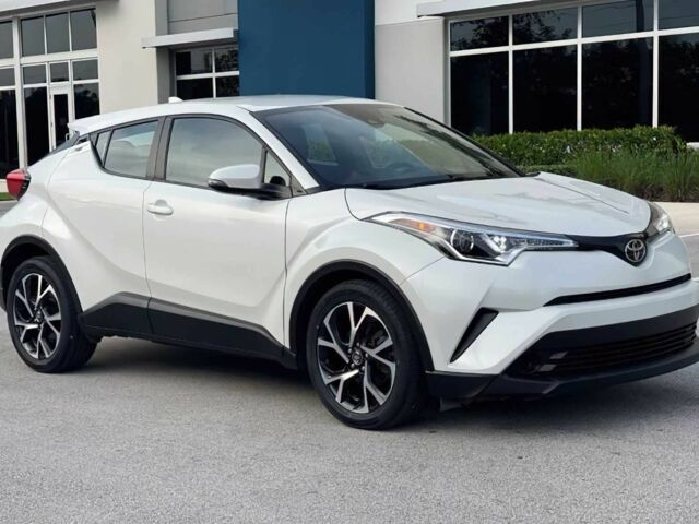 Белый Тойота C-HR, объемом двигателя 2 л и пробегом 79 тыс. км за 16500 $, фото 1 на Automoto.ua