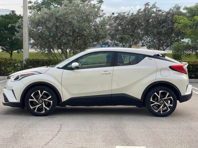 Білий Тойота C-HR, об'ємом двигуна 2 л та пробігом 79 тис. км за 16500 $, фото 2 на Automoto.ua