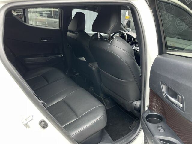 Білий Тойота C-HR, об'ємом двигуна 1.8 л та пробігом 70 тис. км за 22500 $, фото 10 на Automoto.ua