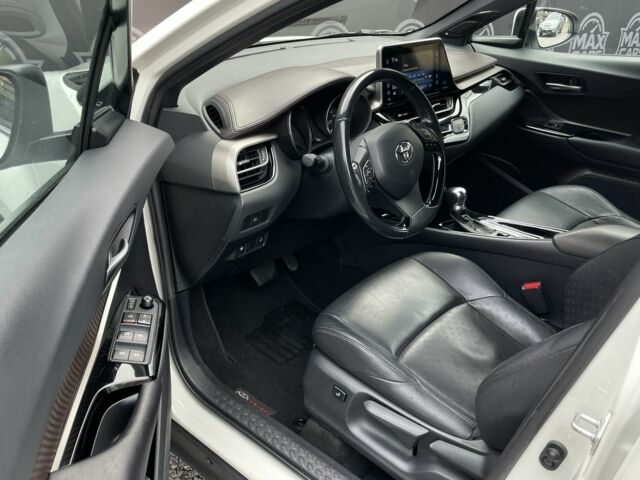 Білий Тойота C-HR, об'ємом двигуна 1.8 л та пробігом 70 тис. км за 22500 $, фото 7 на Automoto.ua