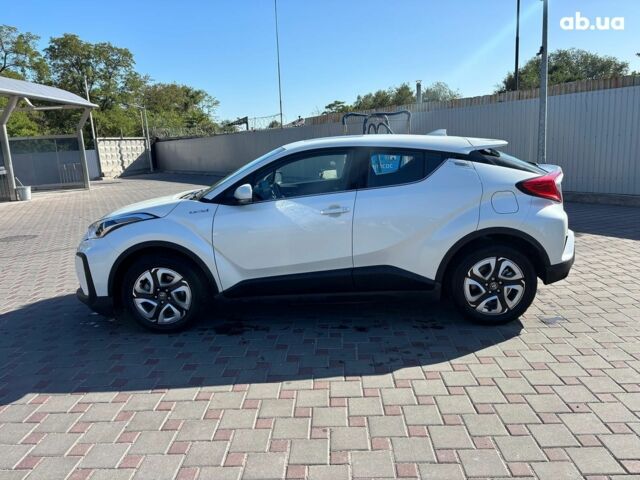 Белый Тойота C-HR, объемом двигателя 0 л и пробегом 75 тыс. км за 18990 $, фото 1 на Automoto.ua