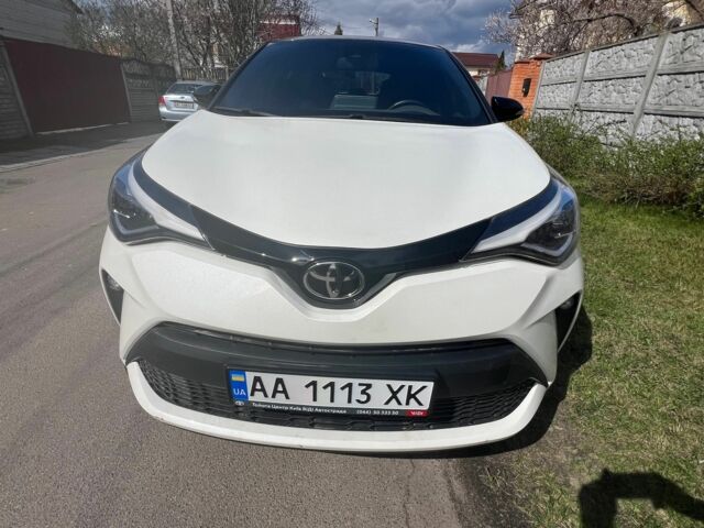 Белый Тойота C-HR, объемом двигателя 2 л и пробегом 30 тыс. км за 19000 $, фото 3 на Automoto.ua