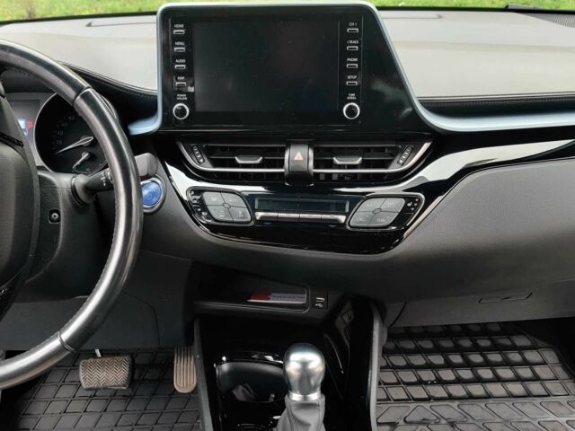 Белый Тойота C-HR, объемом двигателя 1.8 л и пробегом 86 тыс. км за 28000 $, фото 7 на Automoto.ua