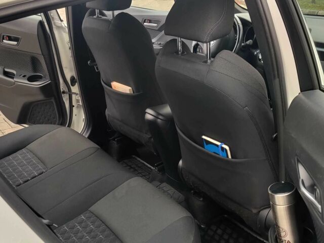 Белый Тойота C-HR, объемом двигателя 1.8 л и пробегом 86 тыс. км за 28000 $, фото 9 на Automoto.ua