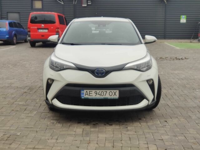 Белый Тойота C-HR, объемом двигателя 1.8 л и пробегом 86 тыс. км за 28000 $, фото 1 на Automoto.ua