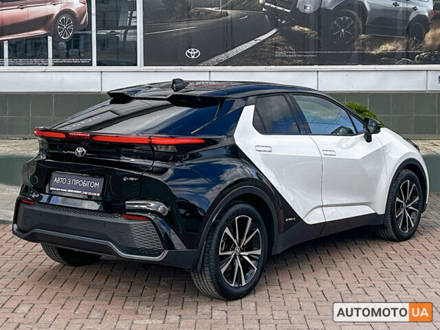 Тойота C-HR 2024 в Черновцах на Automoto.ua Белый Тойота C-HR, объемом двигателя 2 л и пробегом 18 тыс. км за 43296 $, фото 5 на Automoto.ua