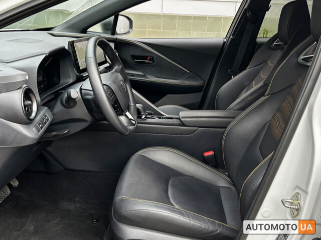Тойота C-HR 2024 в Черновцах на Automoto.ua Белый Тойота C-HR, объемом двигателя 2 л и пробегом 18 тыс. км за 43296 $, фото 11 на Automoto.ua