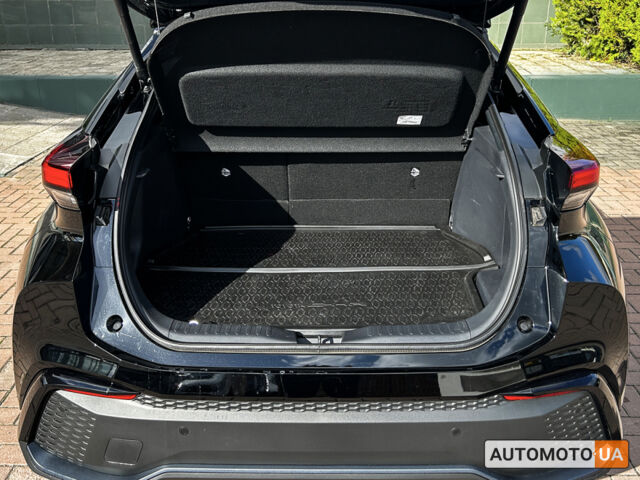 Білий Тойота C-HR, об'ємом двигуна 2 л та пробігом 18 тис. км за 43019 $, фото 8 на Automoto.ua