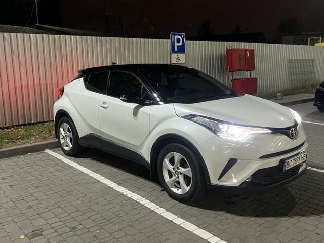 Белый Тойота C-HR, объемом двигателя 1.2 л и пробегом 92 тыс. км за 18700 $, фото 4 на Automoto.ua
