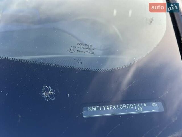 Белый Тойота C-HR, объемом двигателя 1.2 л и пробегом 168 тыс. км за 16900 $, фото 48 на Automoto.ua